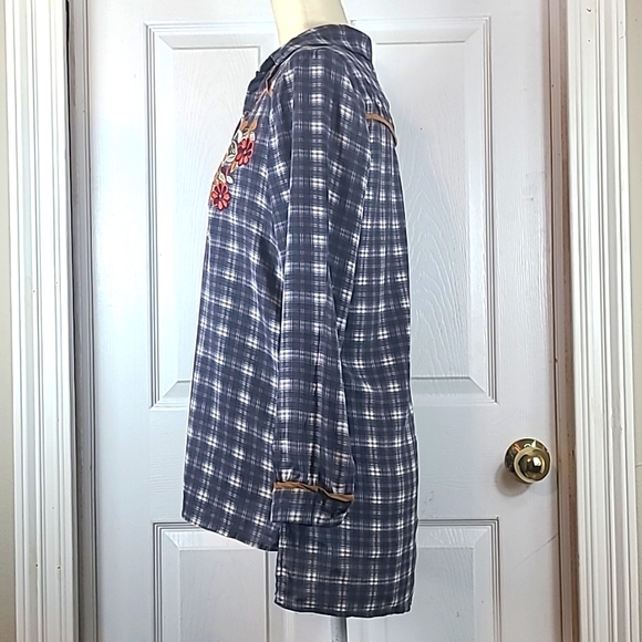 Scrapbook Boutique Embroidered Shirt - Picture 7 of 12